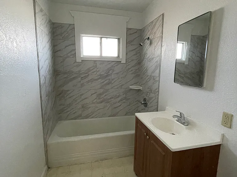 1802 W Harding Way — Photo 5