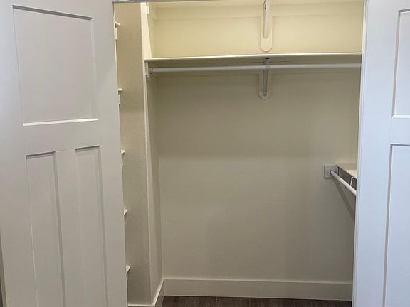 2nd image of 1425 N Oakland Ave #101