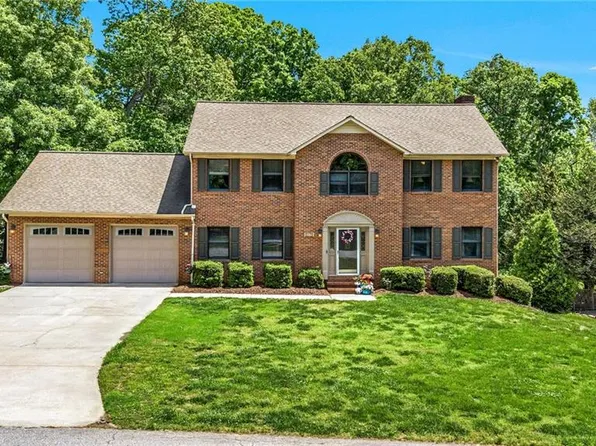 2173 Hawthorne Ln, Wilkesboro, NC 28697