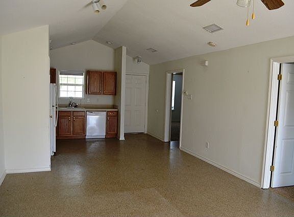 3rd image of 105 Northern Shore Cir