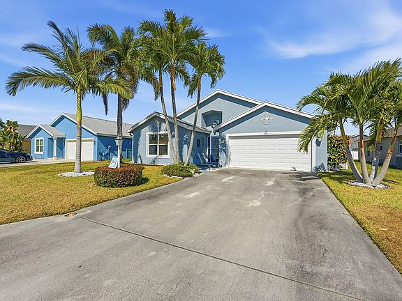 3rd image of 2811 SW Mustang Terrace