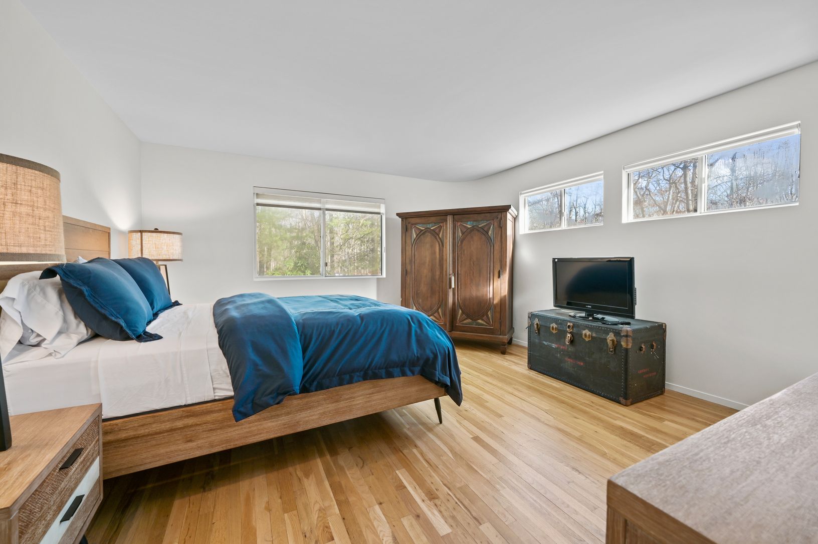  Second bedroom suite on other side of house