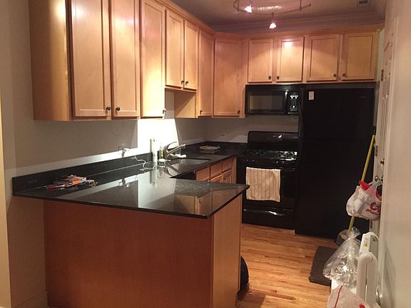 3rd image of 1210 W Waveland Ave