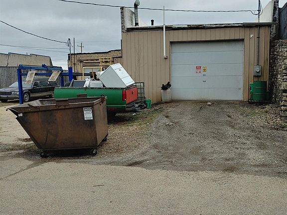 4th image of 203 E Front St