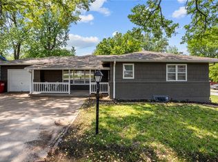 612 S Sibley St, Buckner, MO 64016