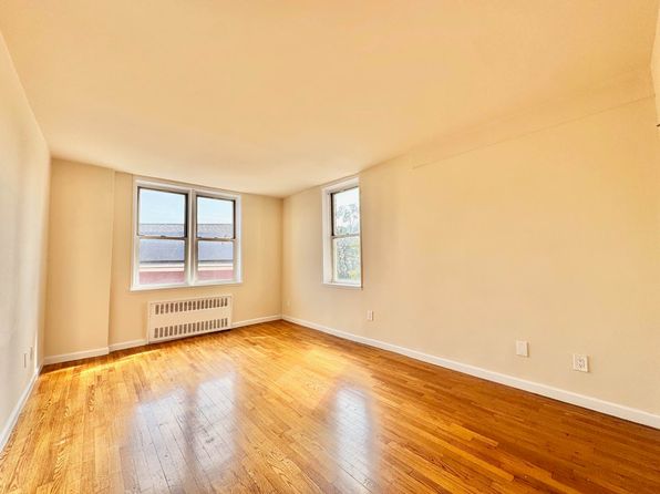 22410 Jamaica Ave APT 2C
