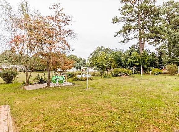3rd image of 1380 Riverview Dr