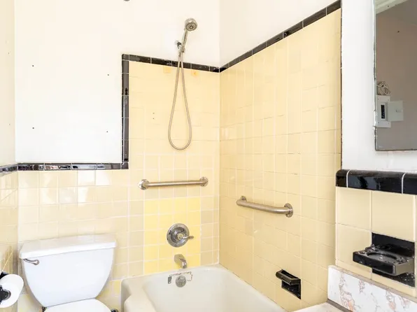 10 Station Square image 7 of 16