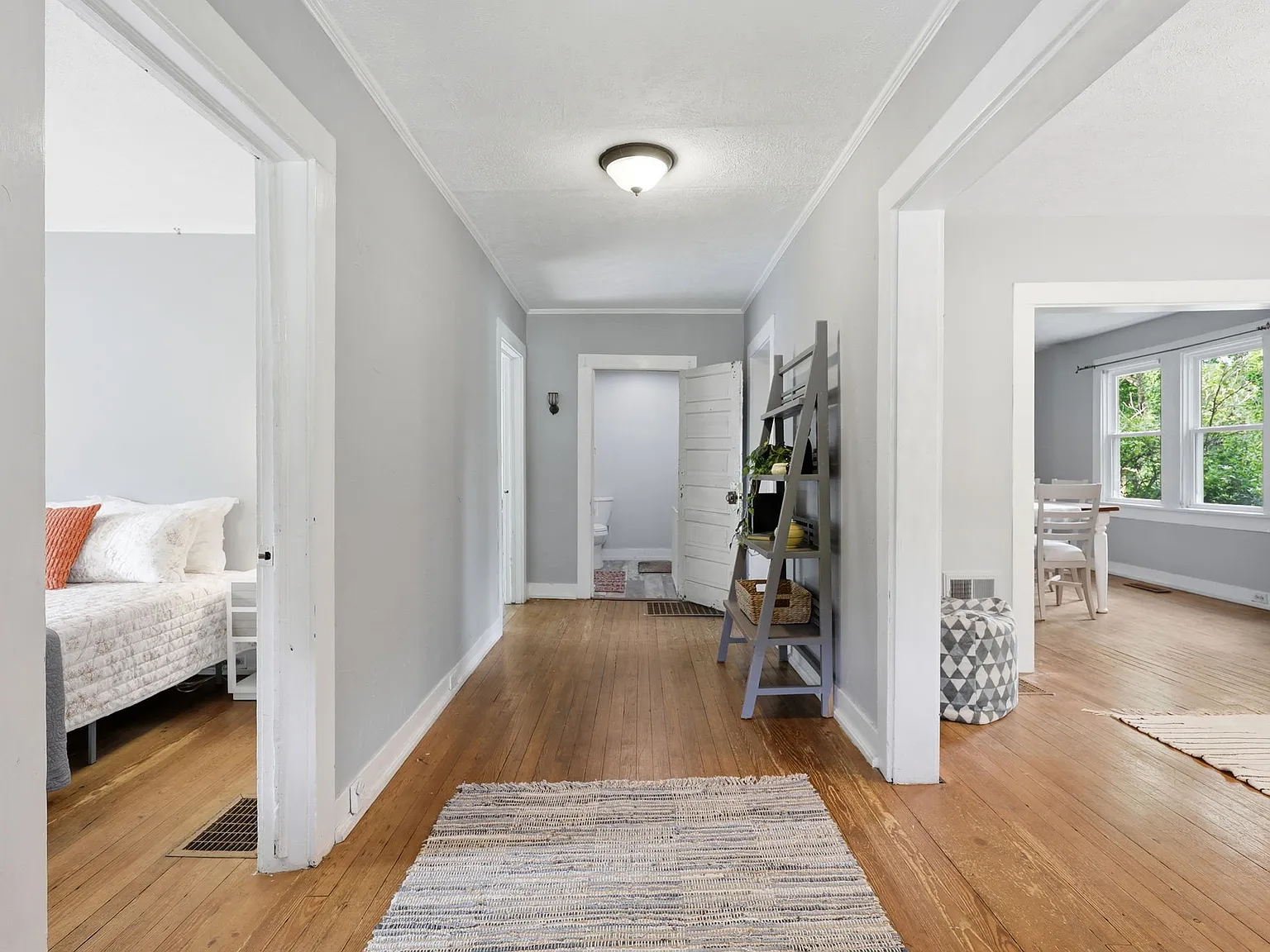 3 bed, 1.5 bath, 1200 sqft, $2,250 — Photo 3