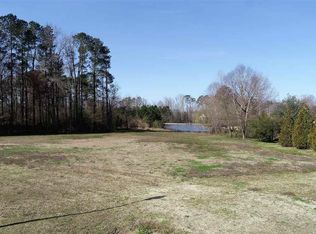 1035 Duck Pond Rd, Nashville, NC 27856