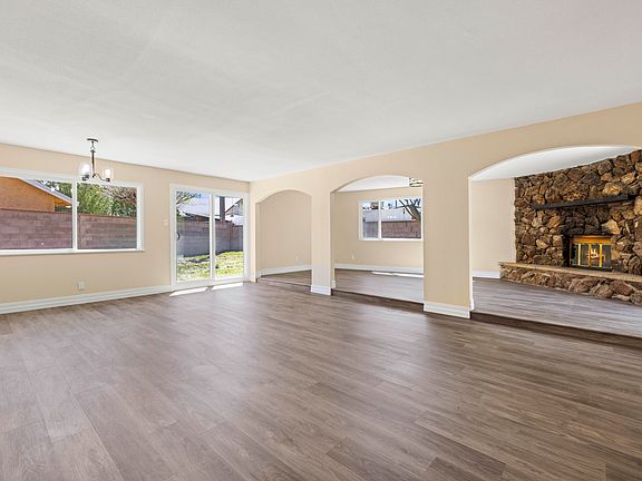 4th image of 1408 W Avenue H13
