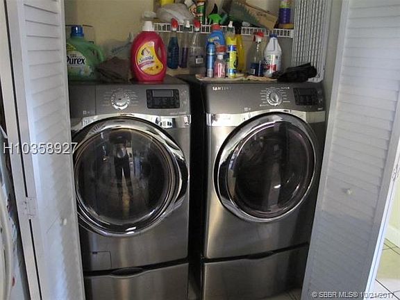 4th image of 7803 NW 70th Ave