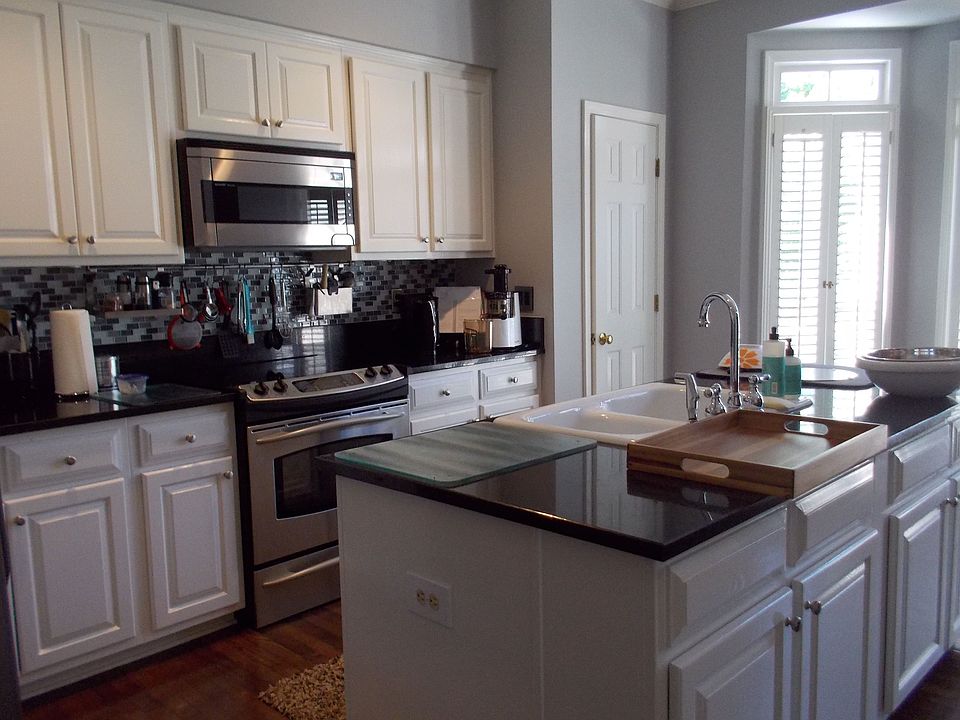 1st image of 2552 Oakwood Trce SE