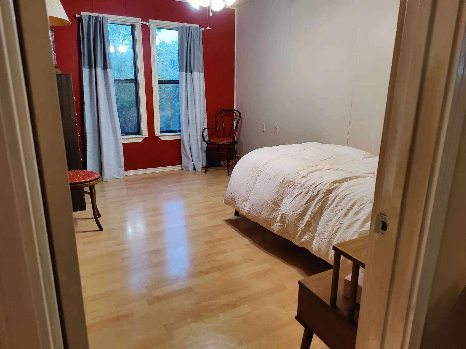 2 bed, 1000 sqft, $1,400 — Photo 2