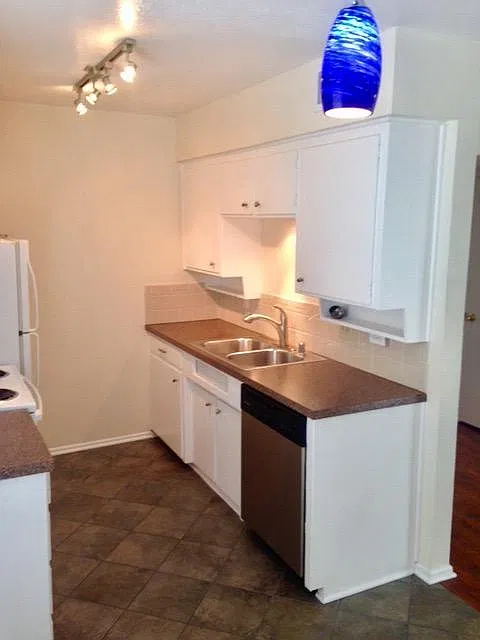 3812 Washburn Ave — Photo 3