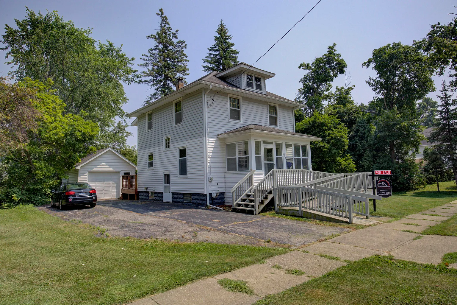 201 N Thompson St photo 1