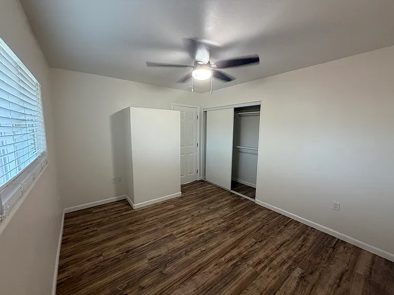 6802 Radio Dr — Photo 14