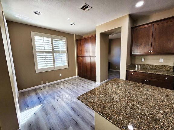 5th image of 2967 Burnet Dr