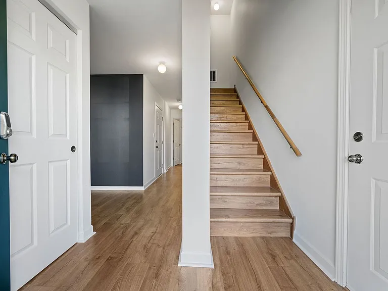 3427 W Polk St — Photo 2