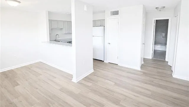 106 E 3rd St #11 — Photo 3