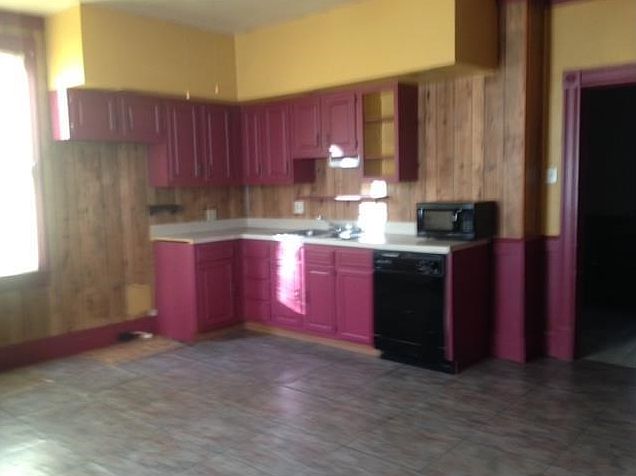 2nd image of 322 1st St
