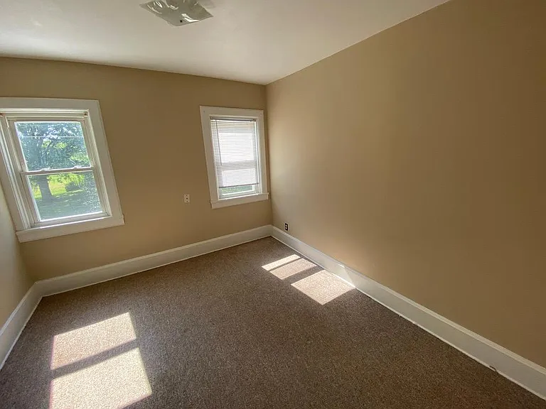 6427 Chippewa Rd — Photo 15