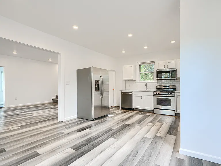 13 Summerfield Rd — Photo 8