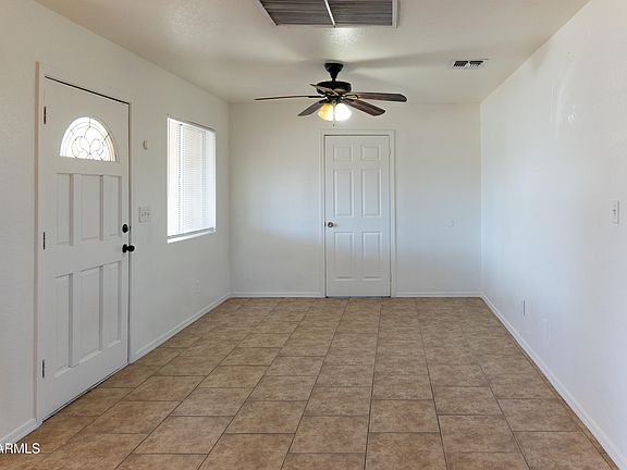 3rd image of 1146 E 6TH Street