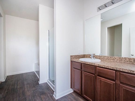 4th image of 2718 Regatta Ln