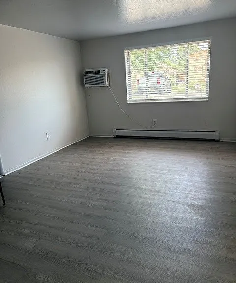 1790 Ingalls Street Apartments — Photo 3