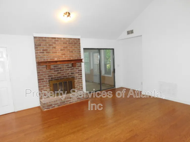 1710 Pine Rd — Photo 7