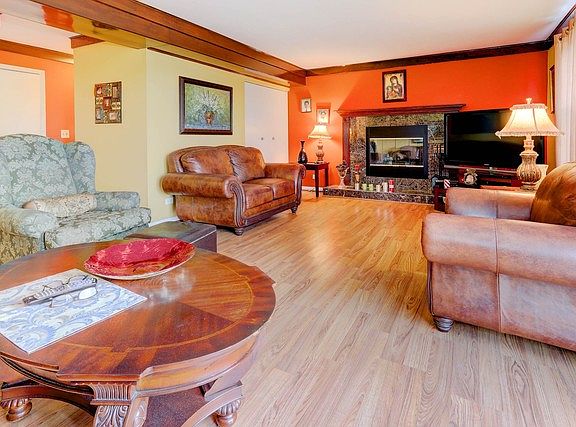 5th image of 1810 Dogwood Dr