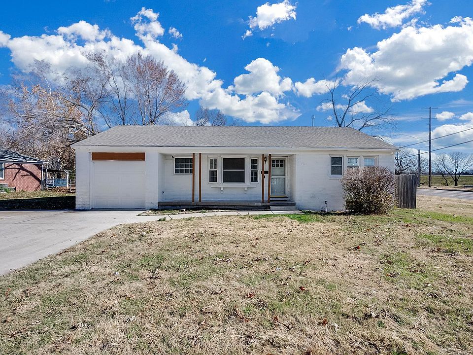 1st image of 2342 S McAdam Dr