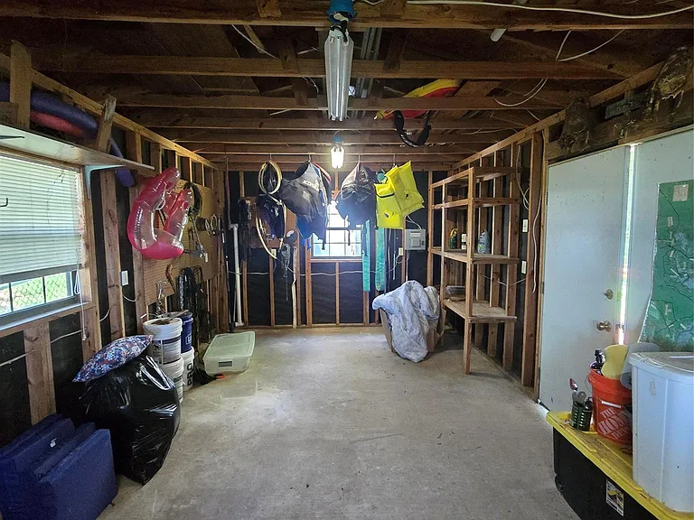 275 Sam Houston Loop — Photo 28