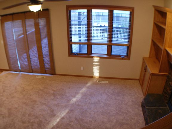3rd image of 615 Shelley Ave