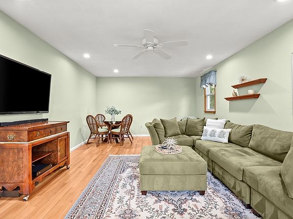 5th image of 125 Oak Hill Dr