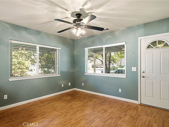 4th image of 1411 N Cherry St