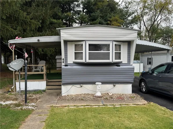 44 Concord Cir, Freedom, PA 15042