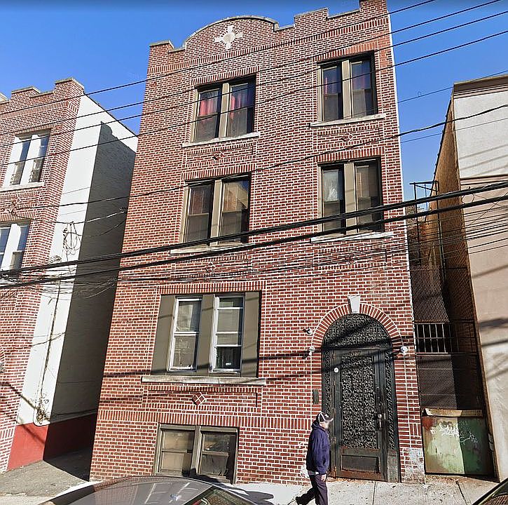 1st image of 687 E 234th St