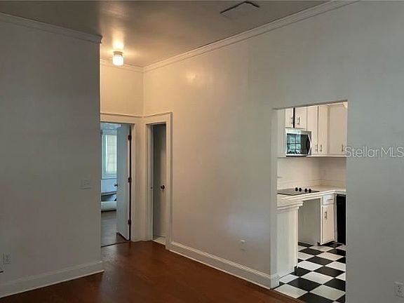5th image of 528 S Bluford Ave