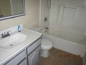 2nd image of 4042 S Vernon Cir APT D
