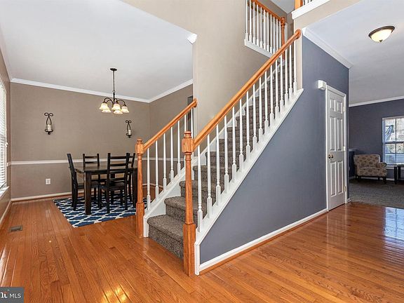 3rd image of 103 N Governor Way