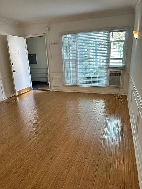 135 N Sweetzer Ave #1