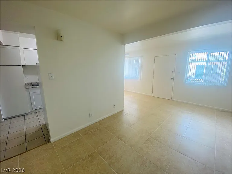 3762 Royal Crest St #6 — Photo 4
