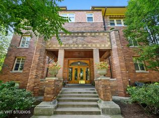 504 Lee St APT 2, Evanston, IL 60202