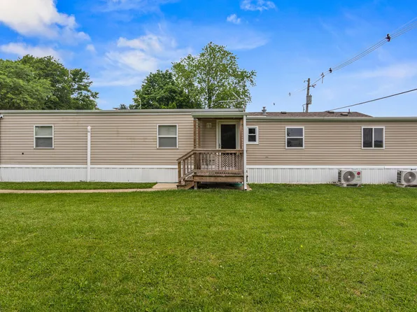 166 Randolph St, Mahomet, IL 61853