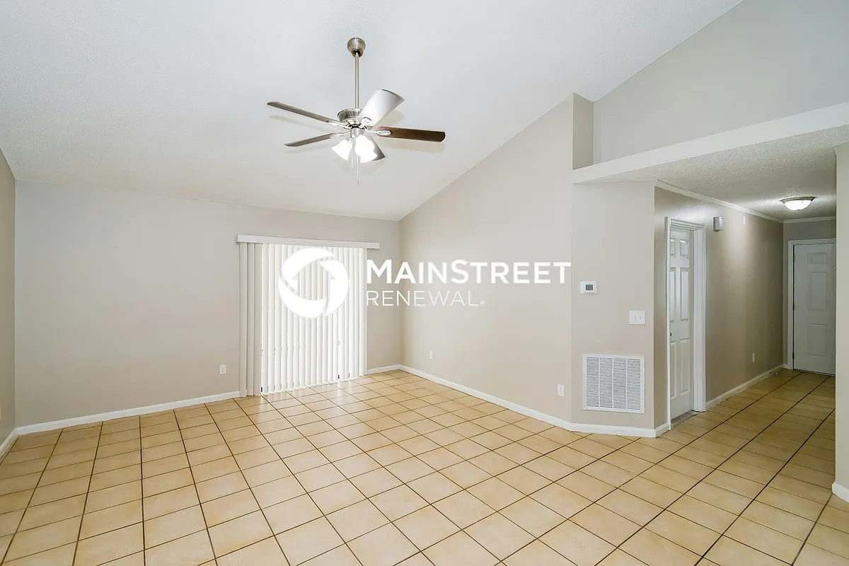 Living Room - 1871 Alberta Ct S