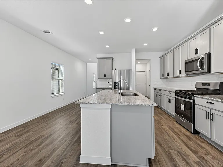 3914 Windy Whisper Dr — Photo 4
