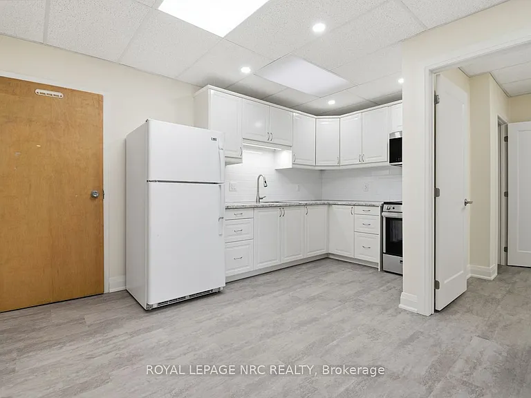 431 Saint Paul St #201 — Photo 2