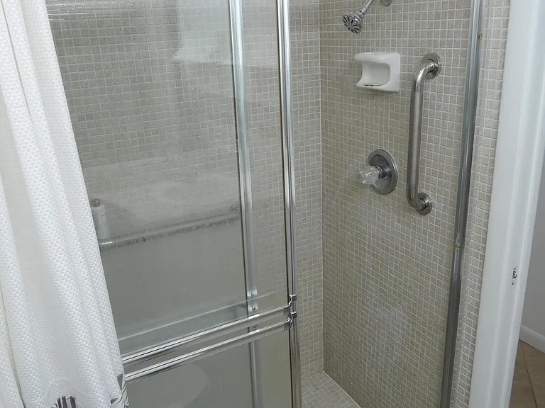 115 Lakes End Dr #D — Photo 10